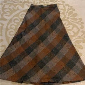 🎃3/$25 1970s floor length plaid skirt